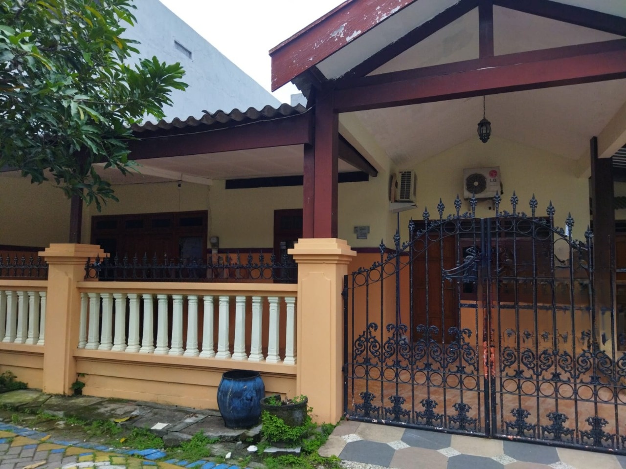 DIJUAL RUMAH SURABAYA BARAT – A&A Indonesia