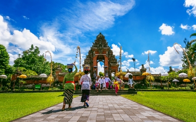 Tradisi beribadah di Bali (freepik.com)